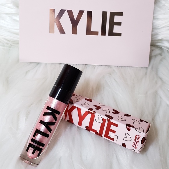 Kylie Cosmetics Other - KYLIE COSMETICS 🥀🌹ROSES ARE RED GLITTERY EYES